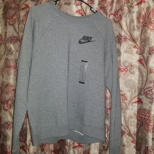 NWT Womens Nike crewneck